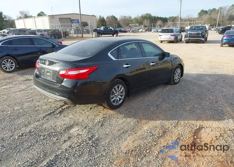 2017 Nissan Altima 2.5 S z USA, uszkodzony, nr VIN 1N4AL3AP3HC186013
